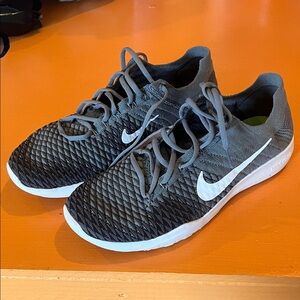 Nike Women’s Athletic Training Shoes Size 9